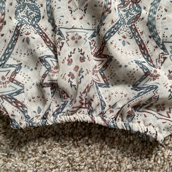 Signature blouse by Reitmans. 2X. - Picture 4 of 4